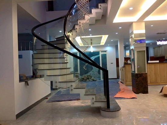Cầu thang kính hiện đại Cầu thang kính hiện đại