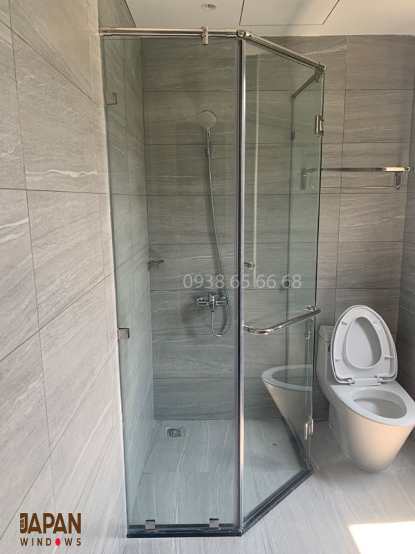 Phòng tắm kính cửa mở 135 độ kính 10mm cường lực Phòng tắm kính cửa mở 135 độ kính 10mm cường lực